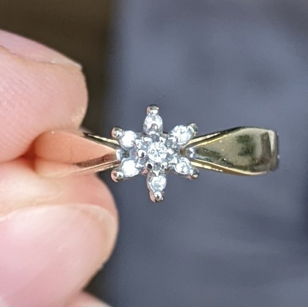 Antique 10K Gold Diamond Starburst Cluster Ring